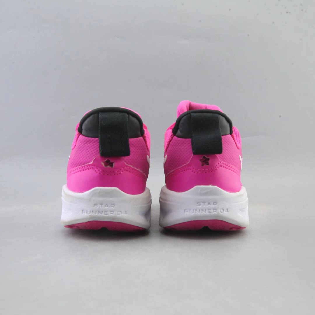 NIKE STAR RUNNER 4 Nike sneaker detail shots