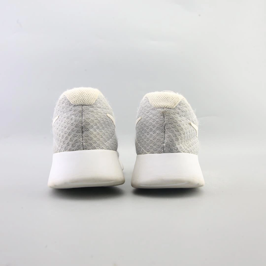 NIKE TANJUN classic Nike shoe photos