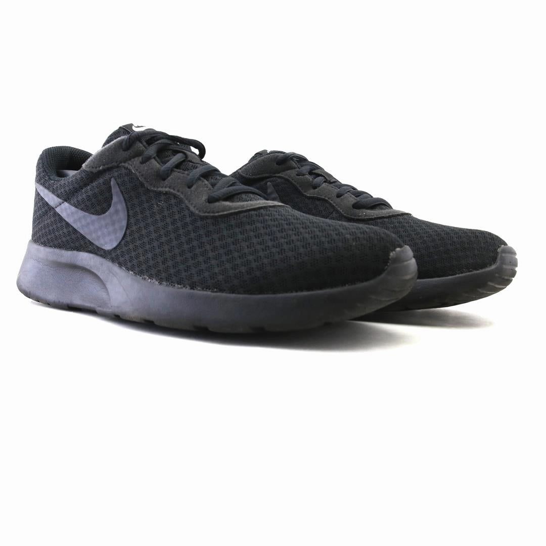 NIKE TANJUN modern Nike footwear styles