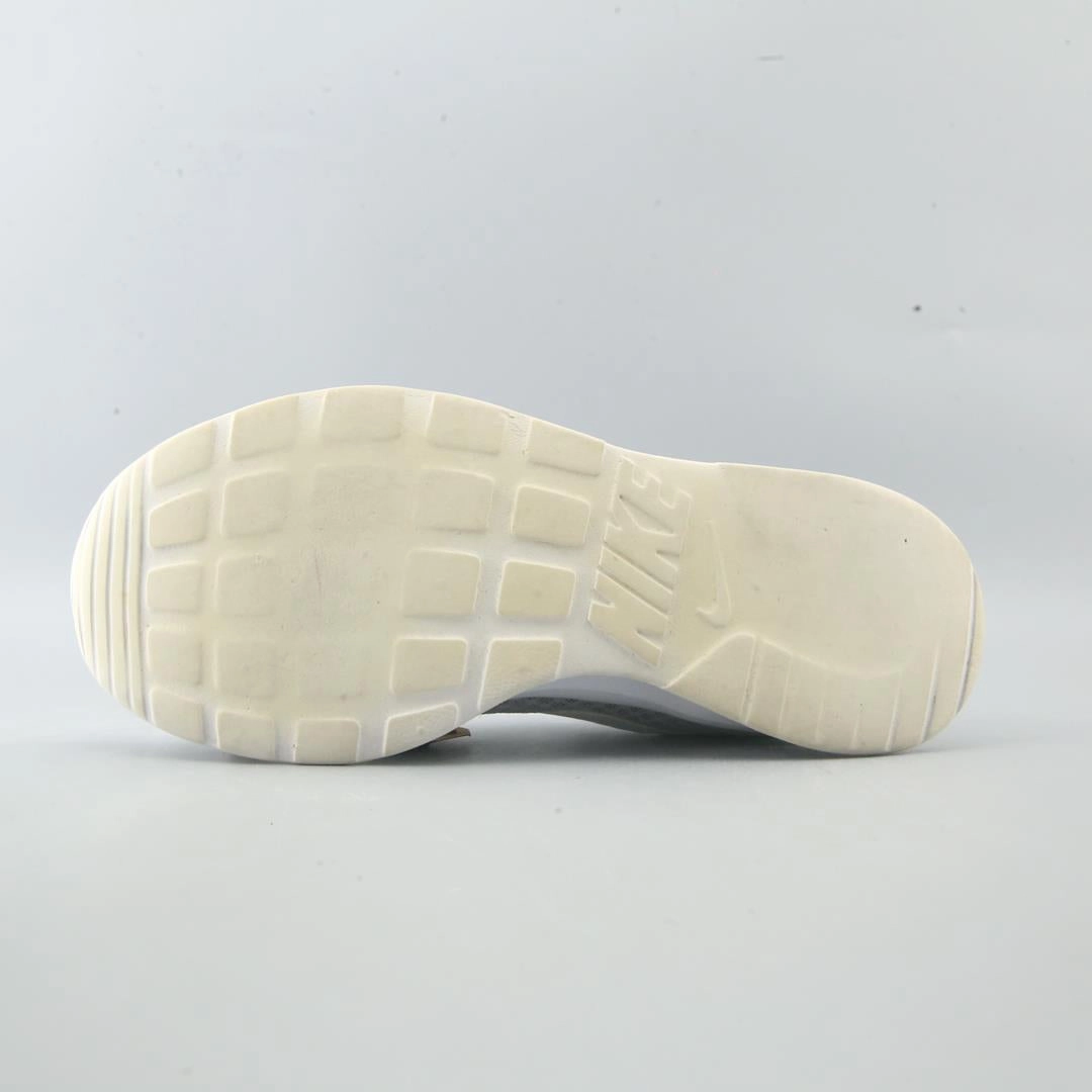 NIKE TANJUN Nike athletic footwear visuals