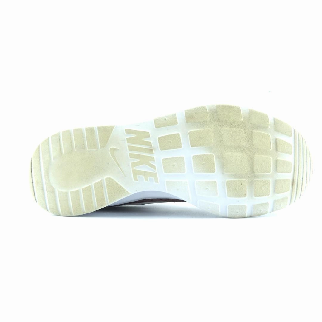 NIKE TANJUN Nike athletic footwear visuals