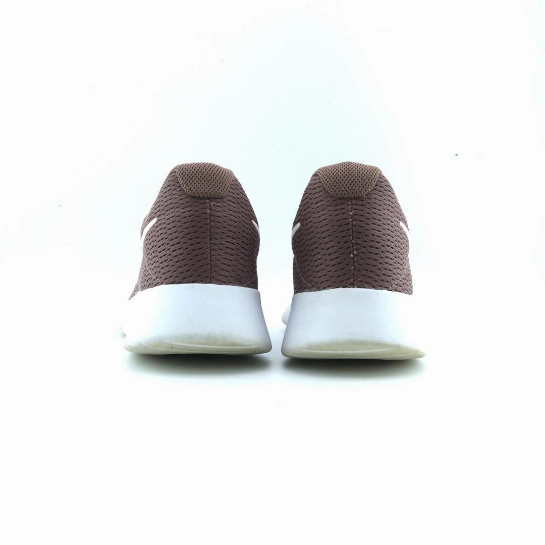 NIKE TANJUN Nike athletic footwear visuals