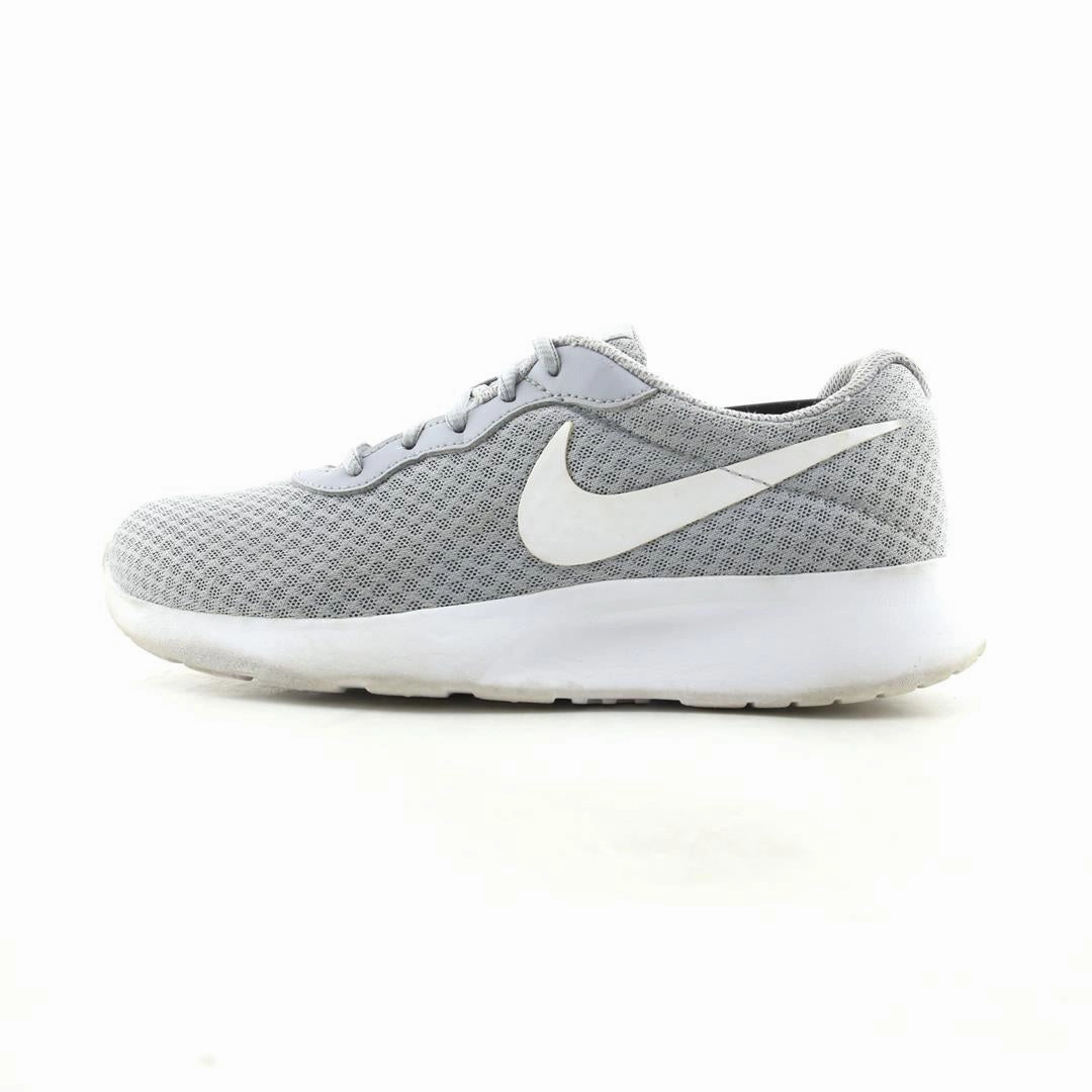NIKE TANJUN Nike trendy lifestyle shoes