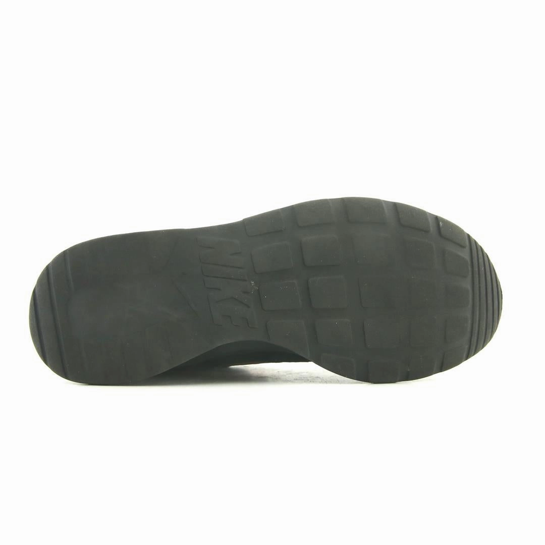 NIKE TANJUN sleek Nike sneaker angles