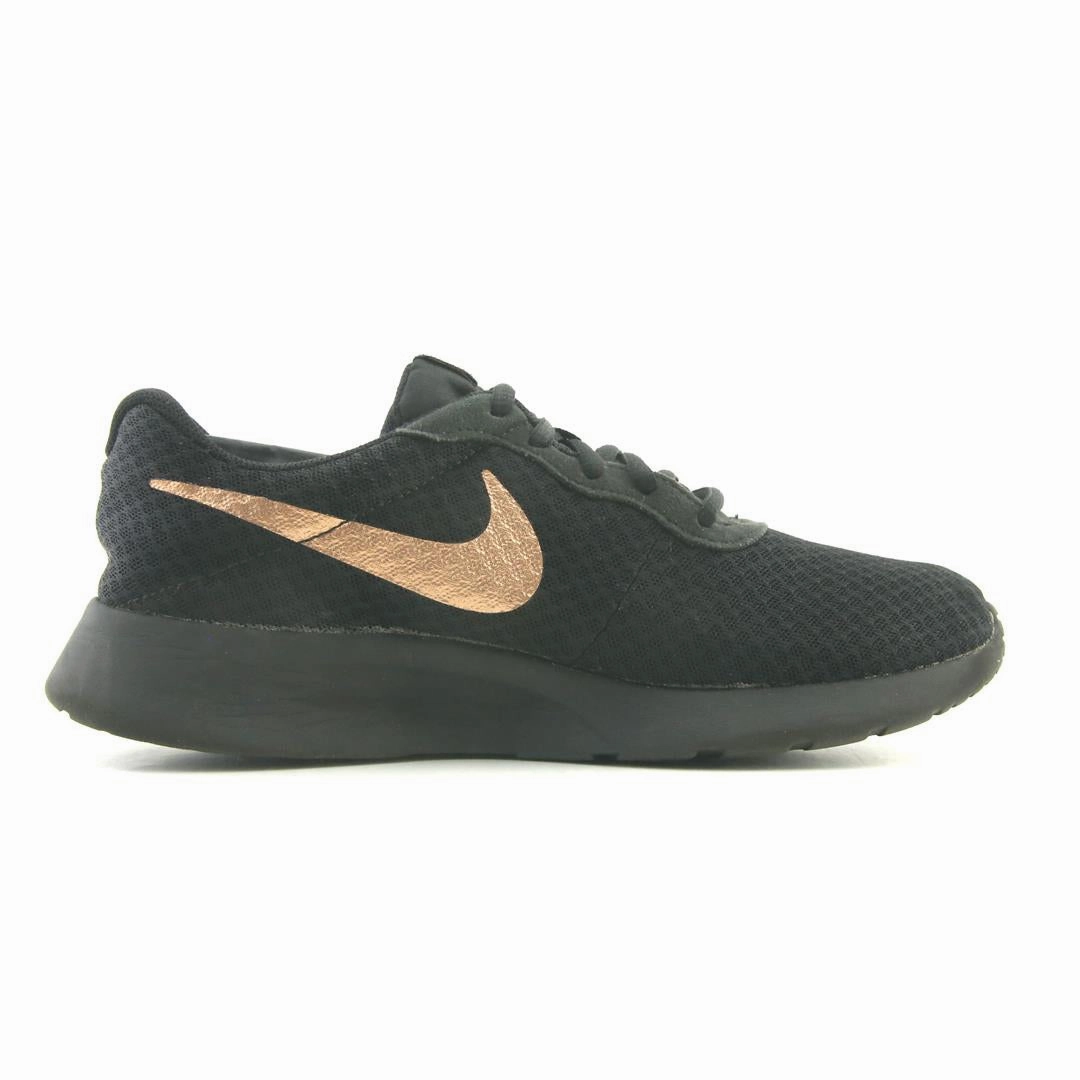 NIKE TANJUN sleek Nike sneaker angles