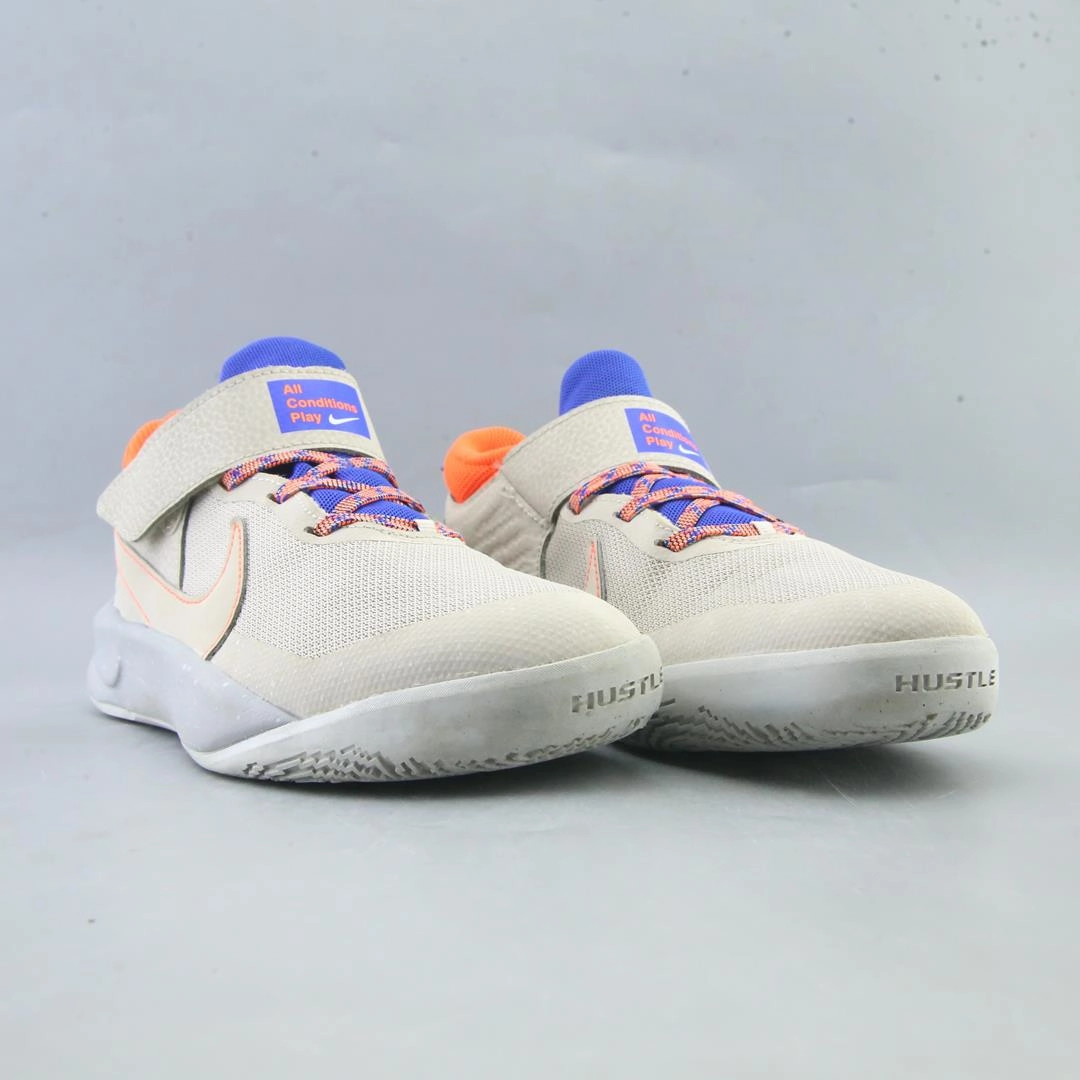 NIKE TEAM HUSTLE D10 SE sporty Nike shoe designs