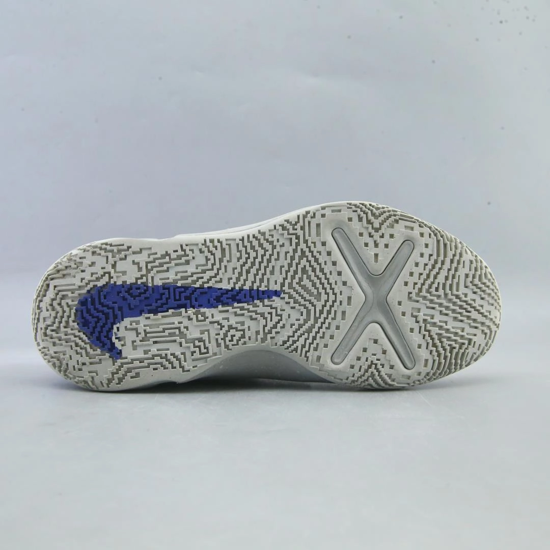 NIKE TEAM HUSTLE D10 SE sporty Nike shoe designs