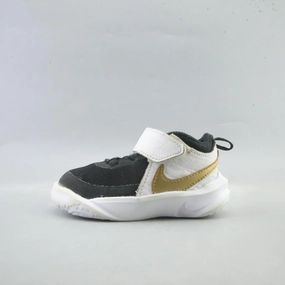 NIKE TEAM HUSTLE D 10 Nike modern athletic shoe designs