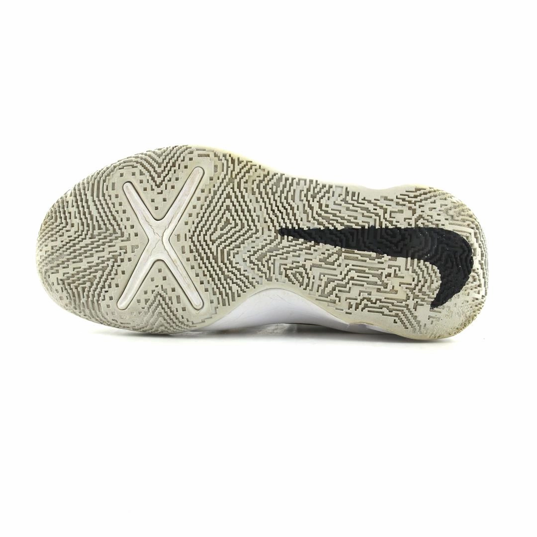 NIKE TEAM HUSTLE D 10 Nike performance shoe shots