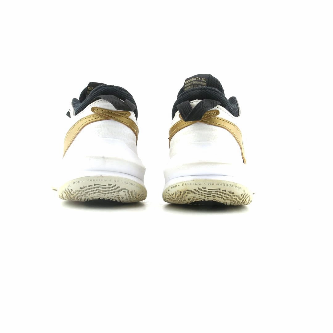 NIKE TEAM HUSTLE D 10 Nike performance shoe shots