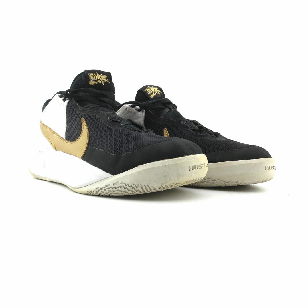 NIKE TEAM HUSTLE D 10 Nike performance shoe shots