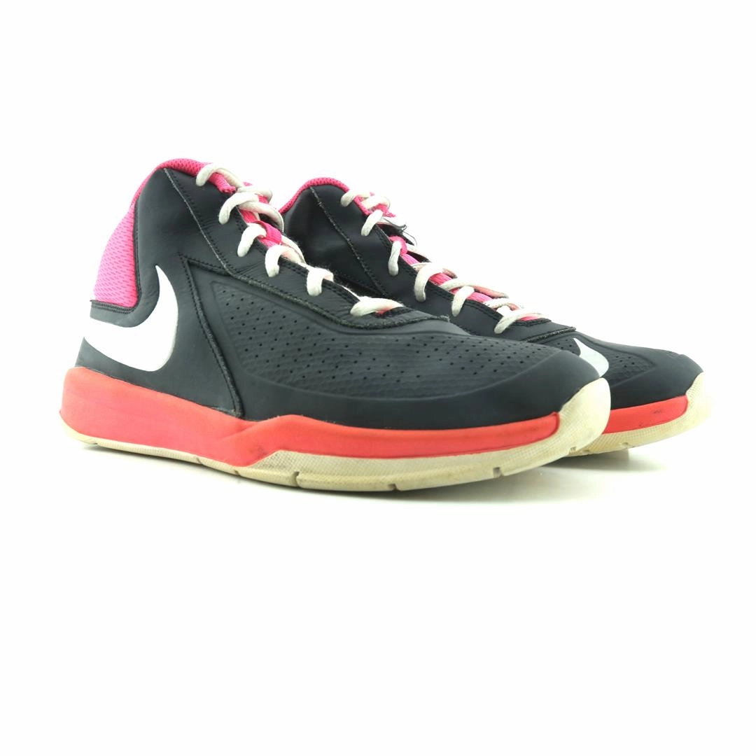 NIKE TEAM HUSTLE D 7 classic Nike shoe photos