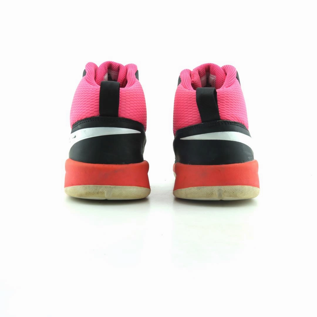 NIKE TEAM HUSTLE D 7 classic Nike shoe photos