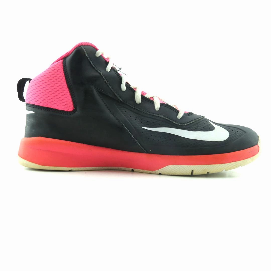 NIKE TEAM HUSTLE D 7 classic Nike shoe photos