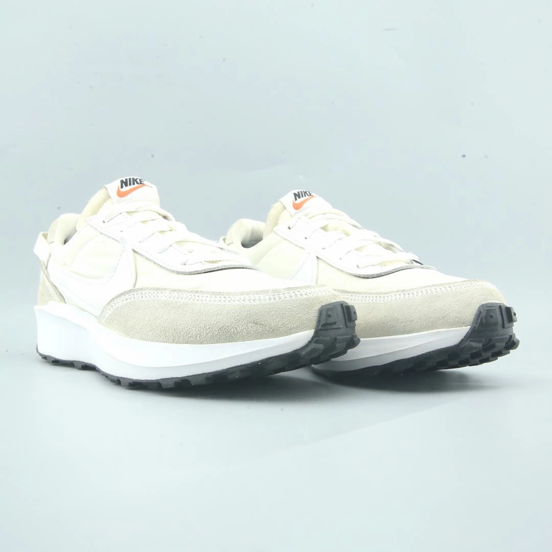 NIKE  WAFFLE DEBUT Nike sneaker detail shots