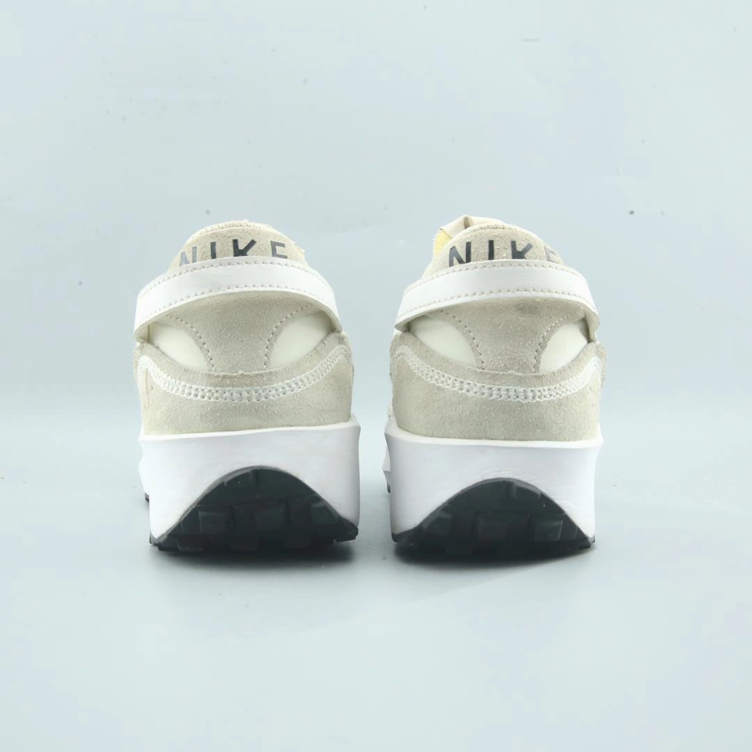 NIKE  WAFFLE DEBUT Nike sneaker detail shots