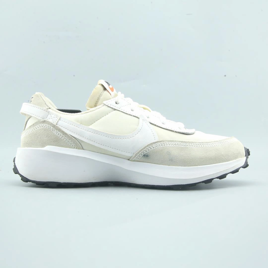 NIKE  WAFFLE DEBUT Nike sneaker detail shots