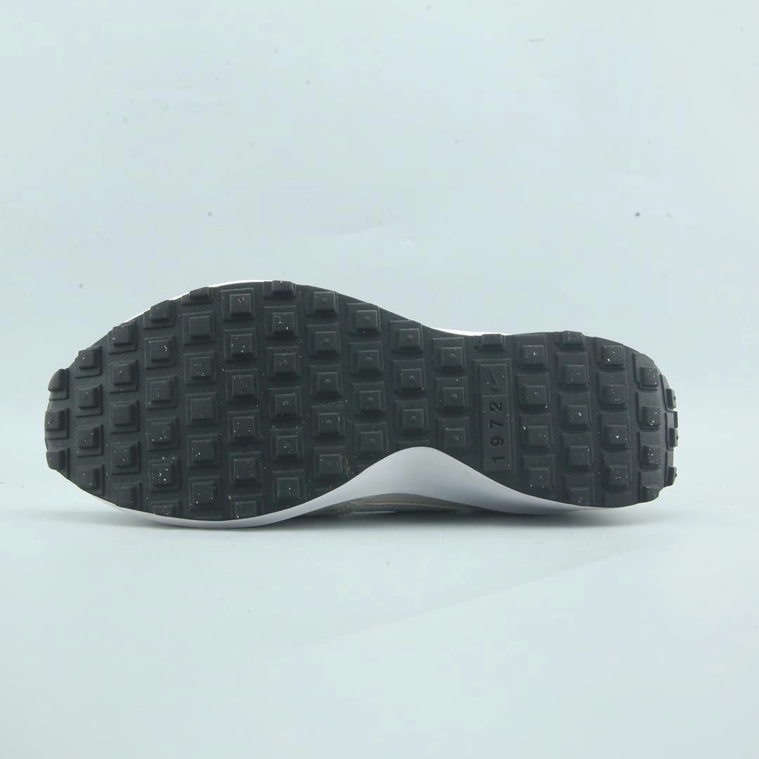 NIKE  WAFFLE DEBUT Nike sneaker detail shots