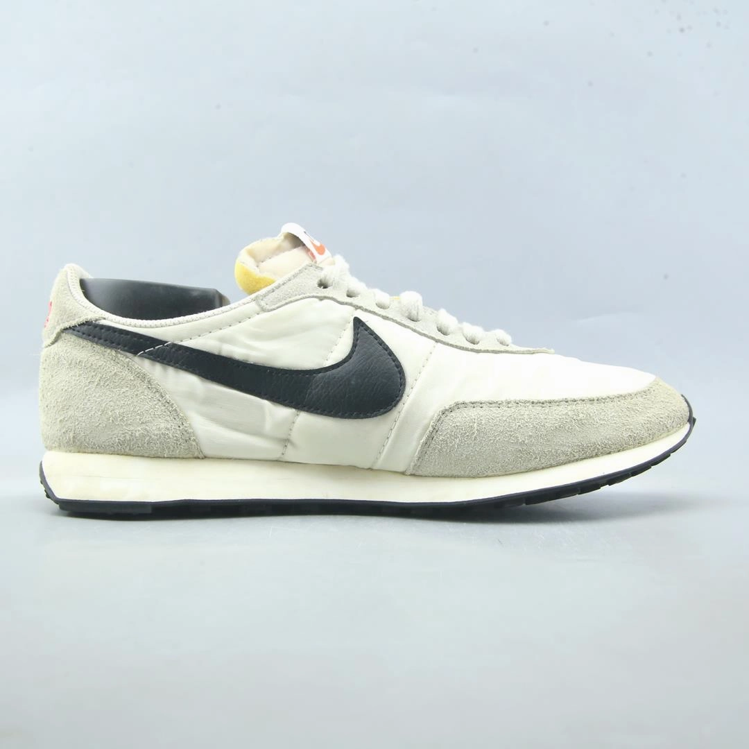NIKE WAFFLE TRAINER 2 Nike running shoe close-ups
