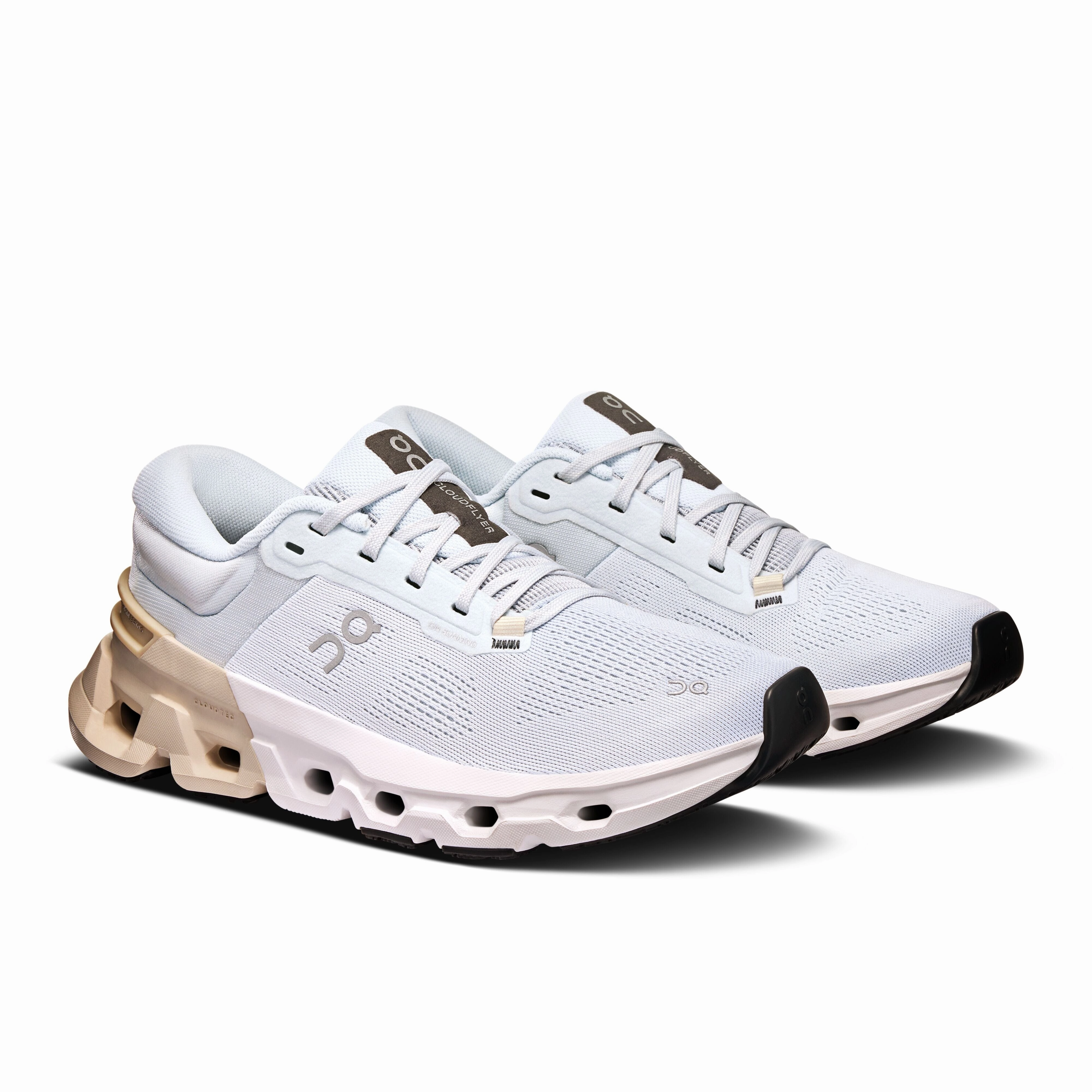 ON RUNNING CLOUDFLYER 5 WOMEN'S On Running performance-focused footwear