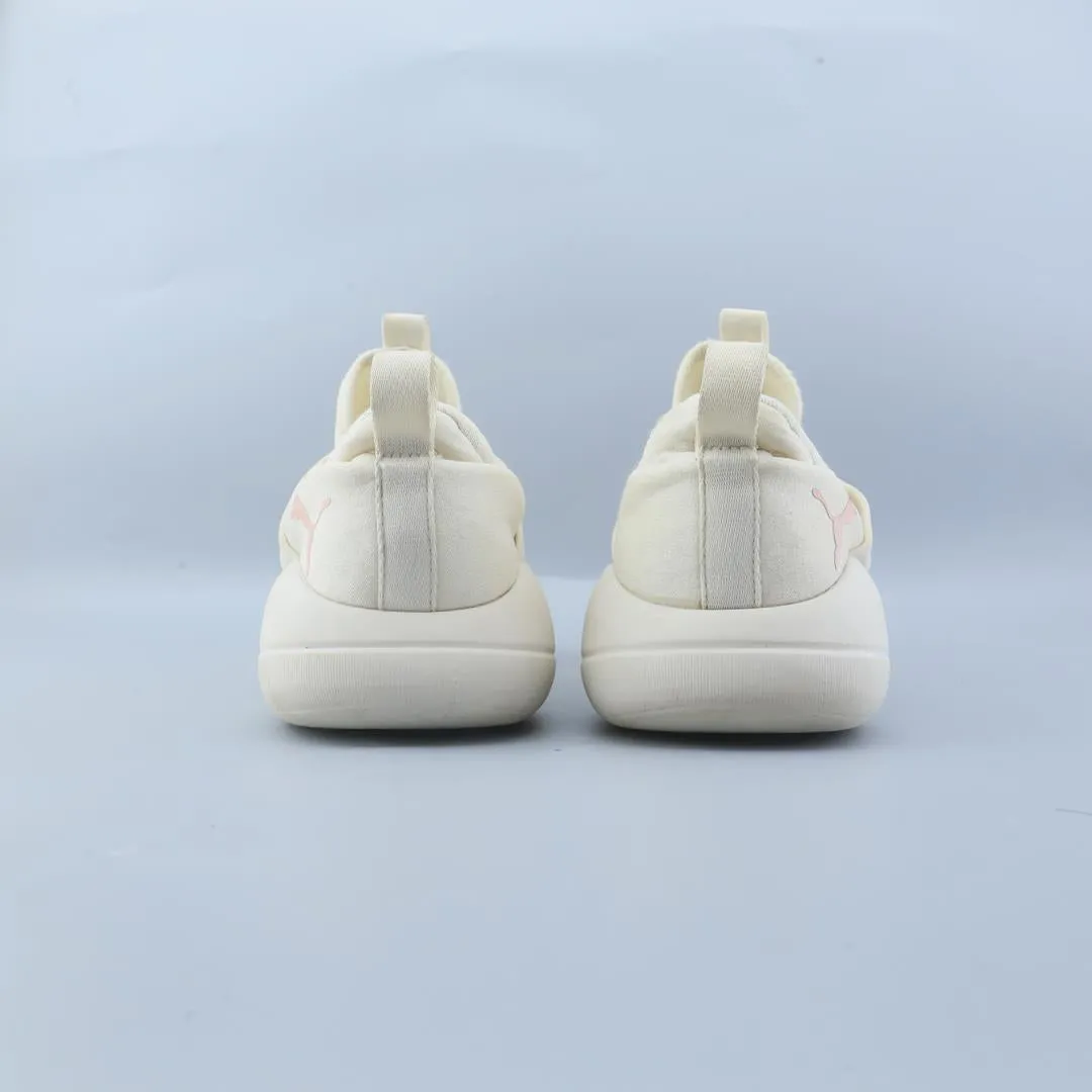 PUMA FLOURISH Puma sporty sneaker designs