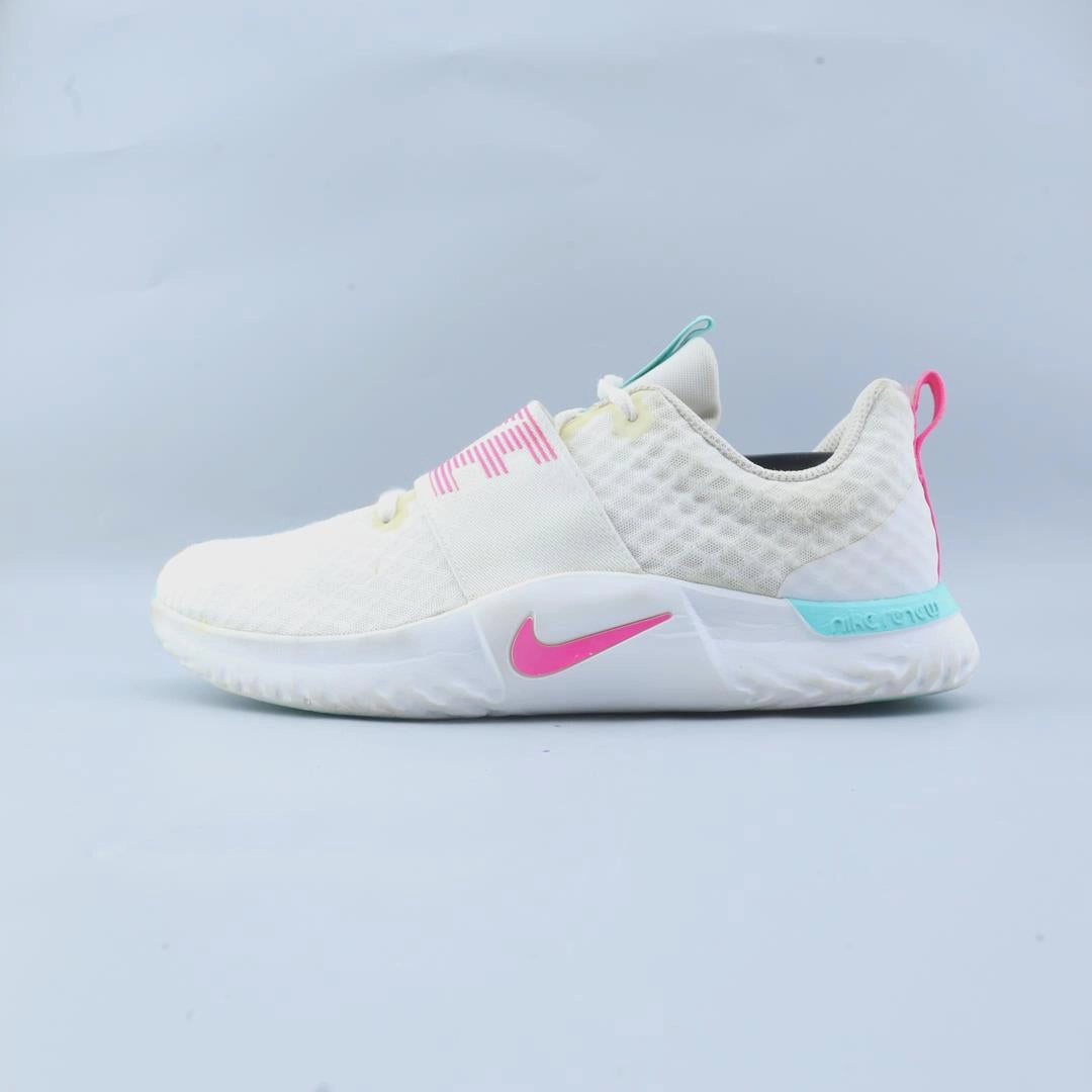PUMA ADELA PARA MUJER Puma sporty sneaker designs