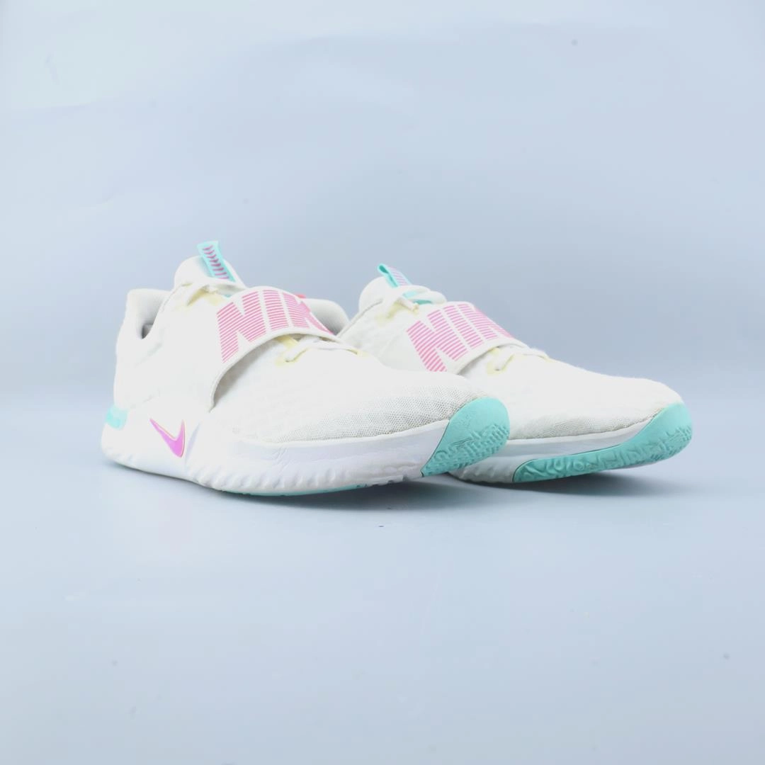 PUMA ADELA PARA MUJER Puma sporty sneaker designs