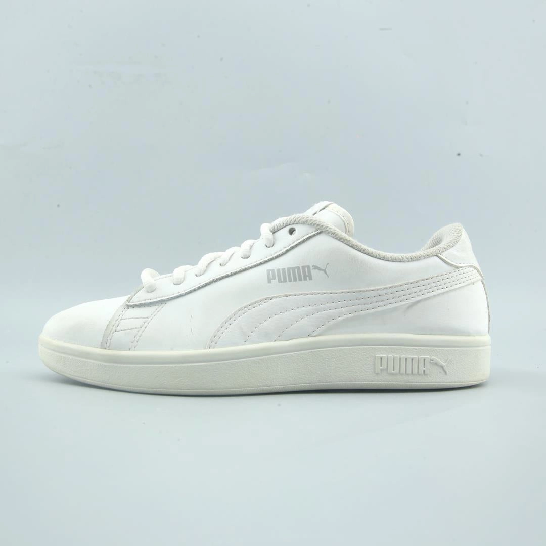 PUMA SMASH V2 LEATHER Puma sporty athletic sneaker designs