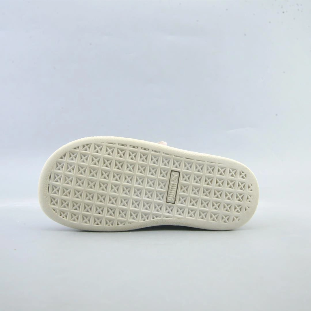 PUMA SUEDE Puma signature shoe pictures