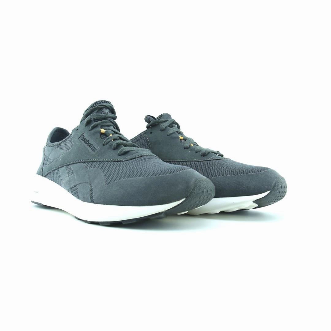 REEBOK CLASSIC NYLON Reebok classic shoe shots