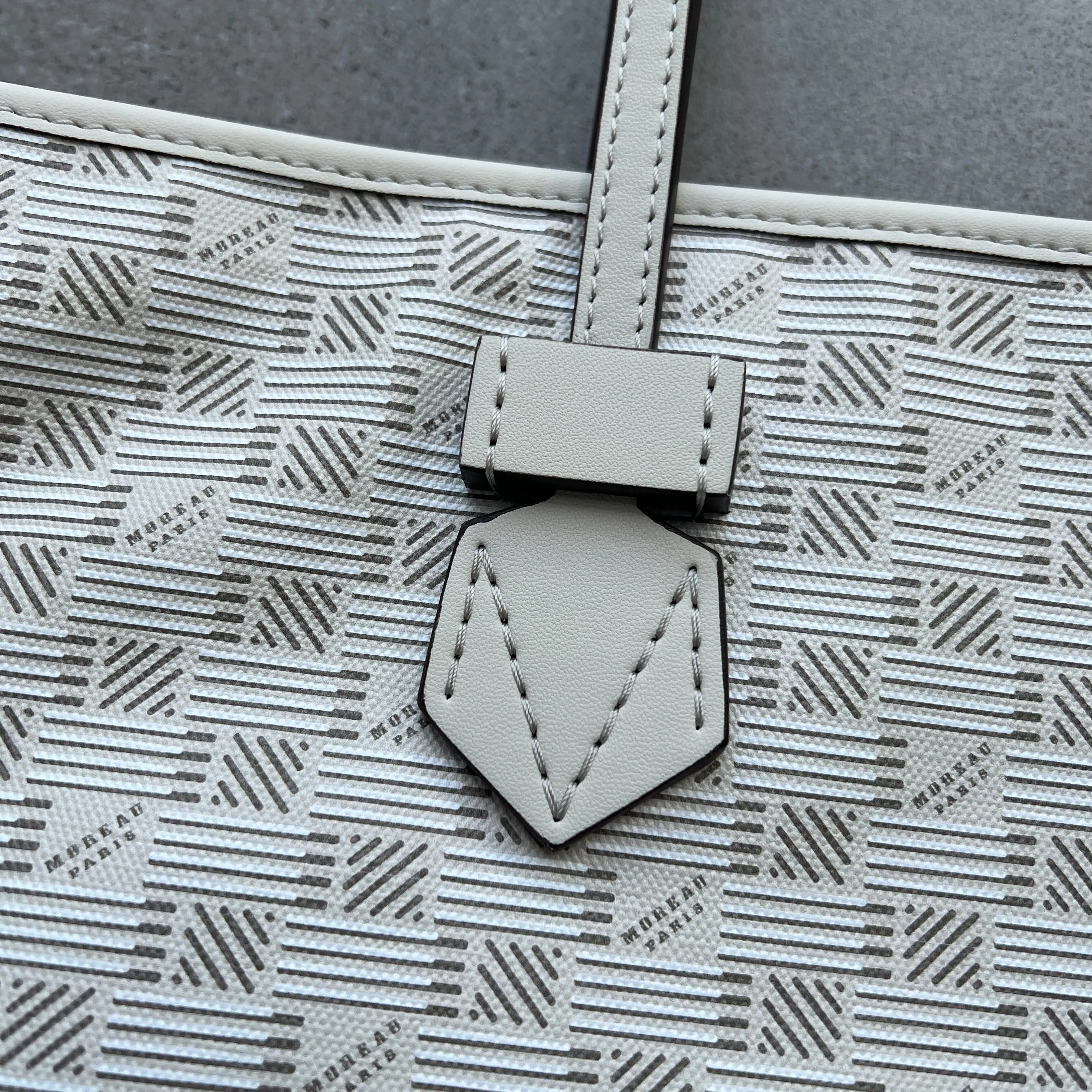 Saint Tropez Zip Tote GM, Champagne Moreau Bags