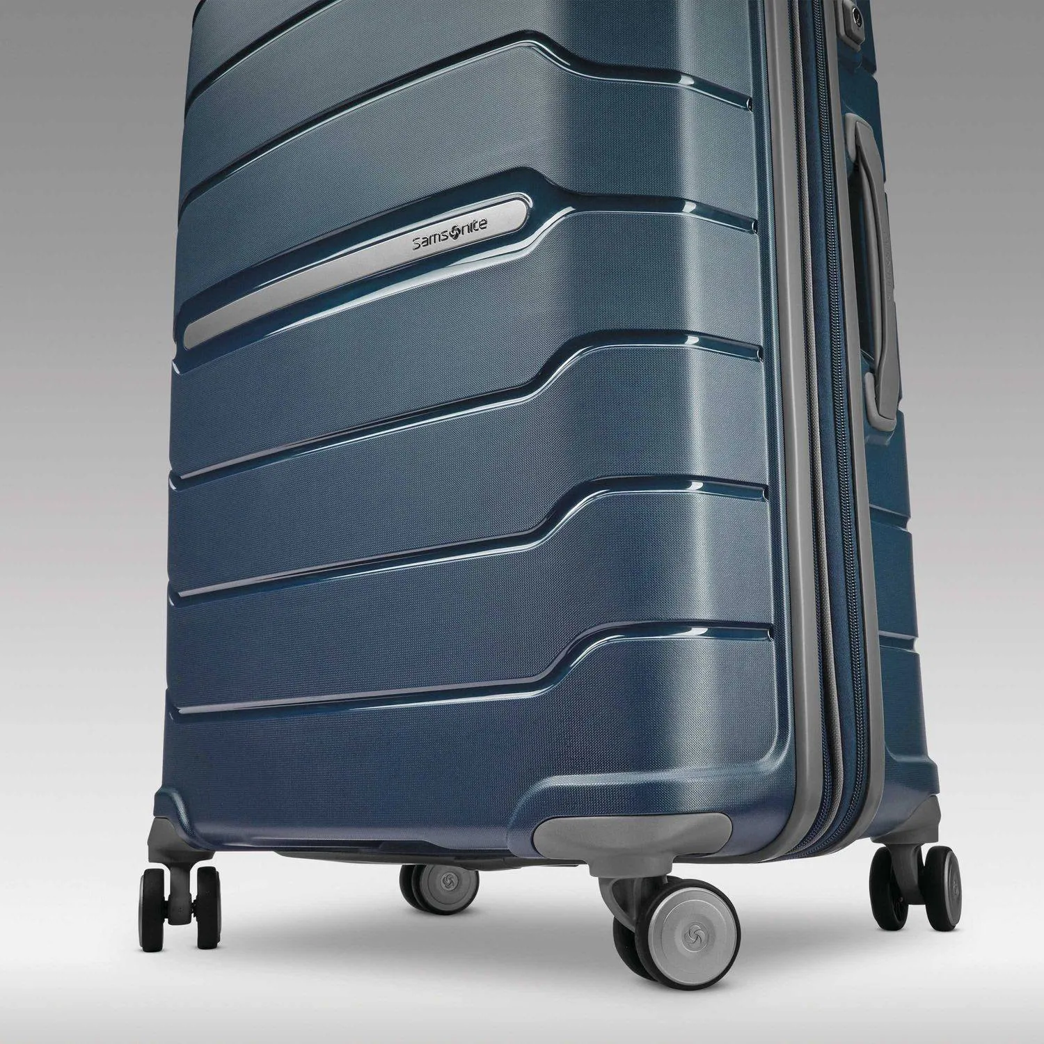 Samsonite Freeform 21" 4-Wheel Carry-On Luggage Bags Samsonite