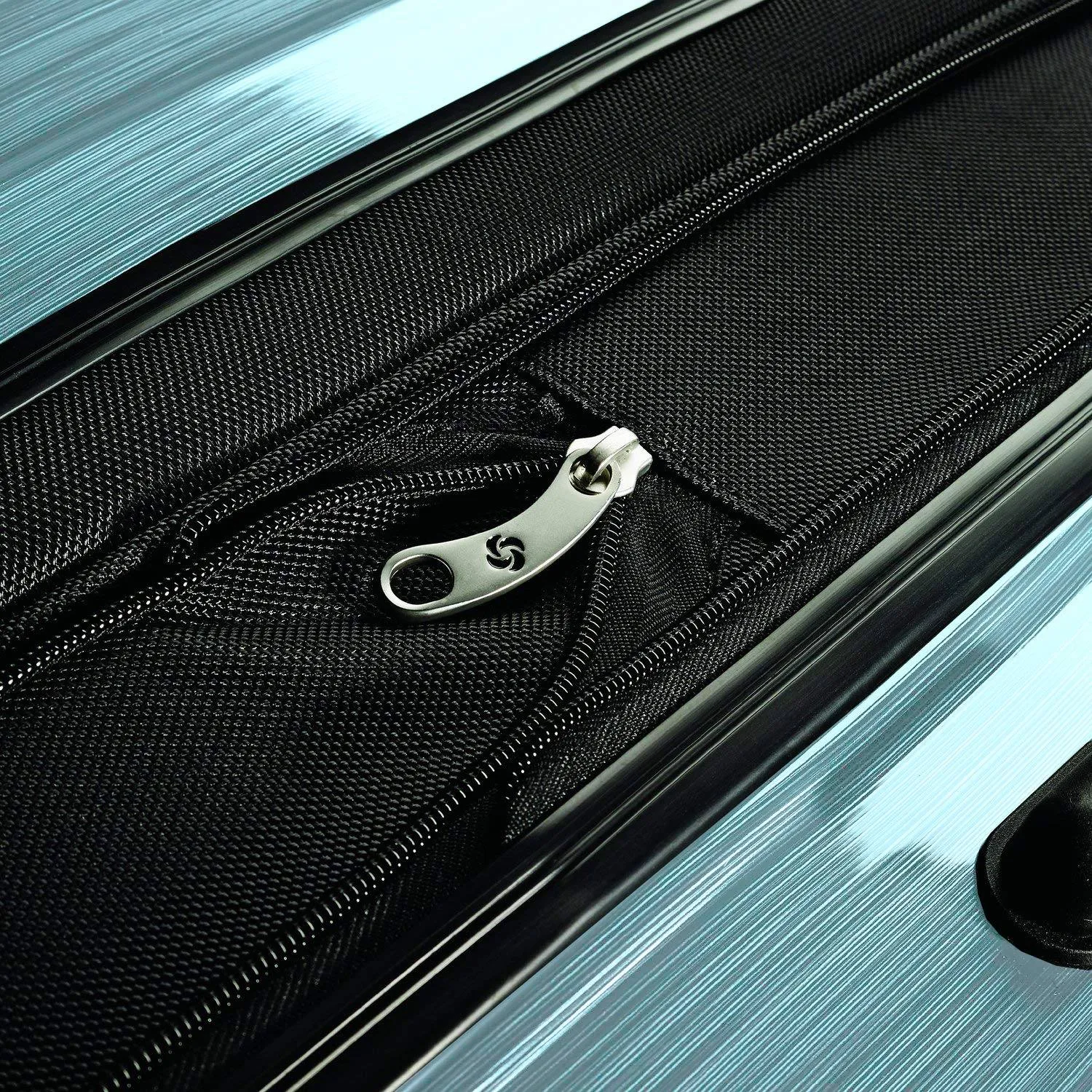 Samsonite Winfield 2 20" 4-Wheel Carry-On Luggage Bags Samsonite