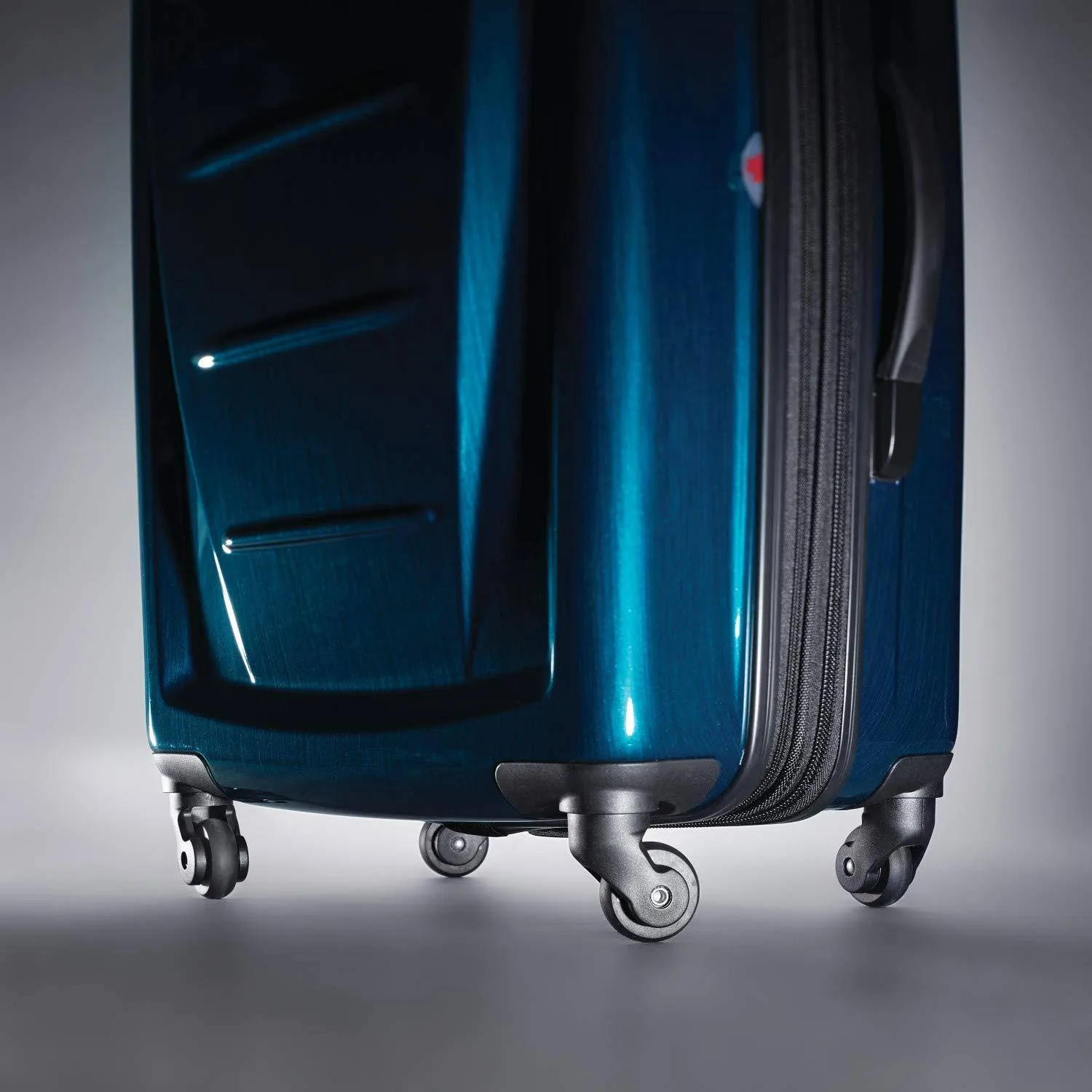 Samsonite Winfield 2 20" 4-Wheel Carry-On Luggage Bags Samsonite