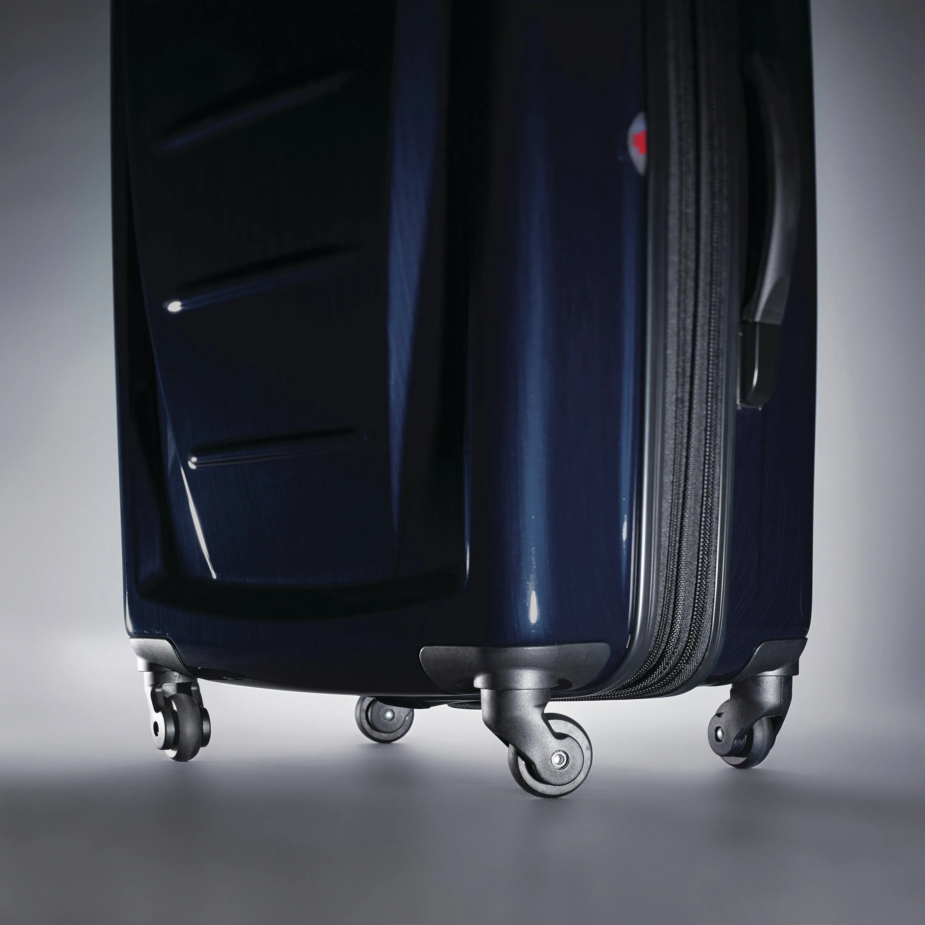 Samsonite Winfield 2 20" 4-Wheel Carry-On Luggage Bags Samsonite