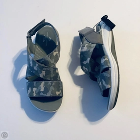 Sandals Flats By Clarks In Grey, Size: 6.5 Clarks leather shoes for daily wear