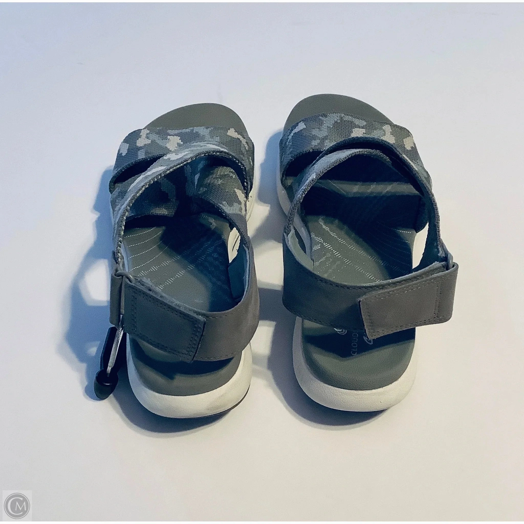 Sandals Flats By Clarks In Grey, Size: 6.5 Leather Footwear