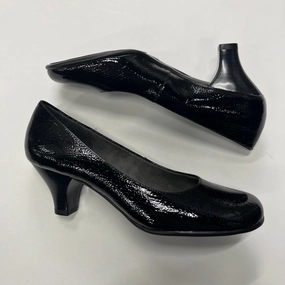 Sandals Flats By Clarks  Size: 7.5 Clarks leather shoes for daily wear