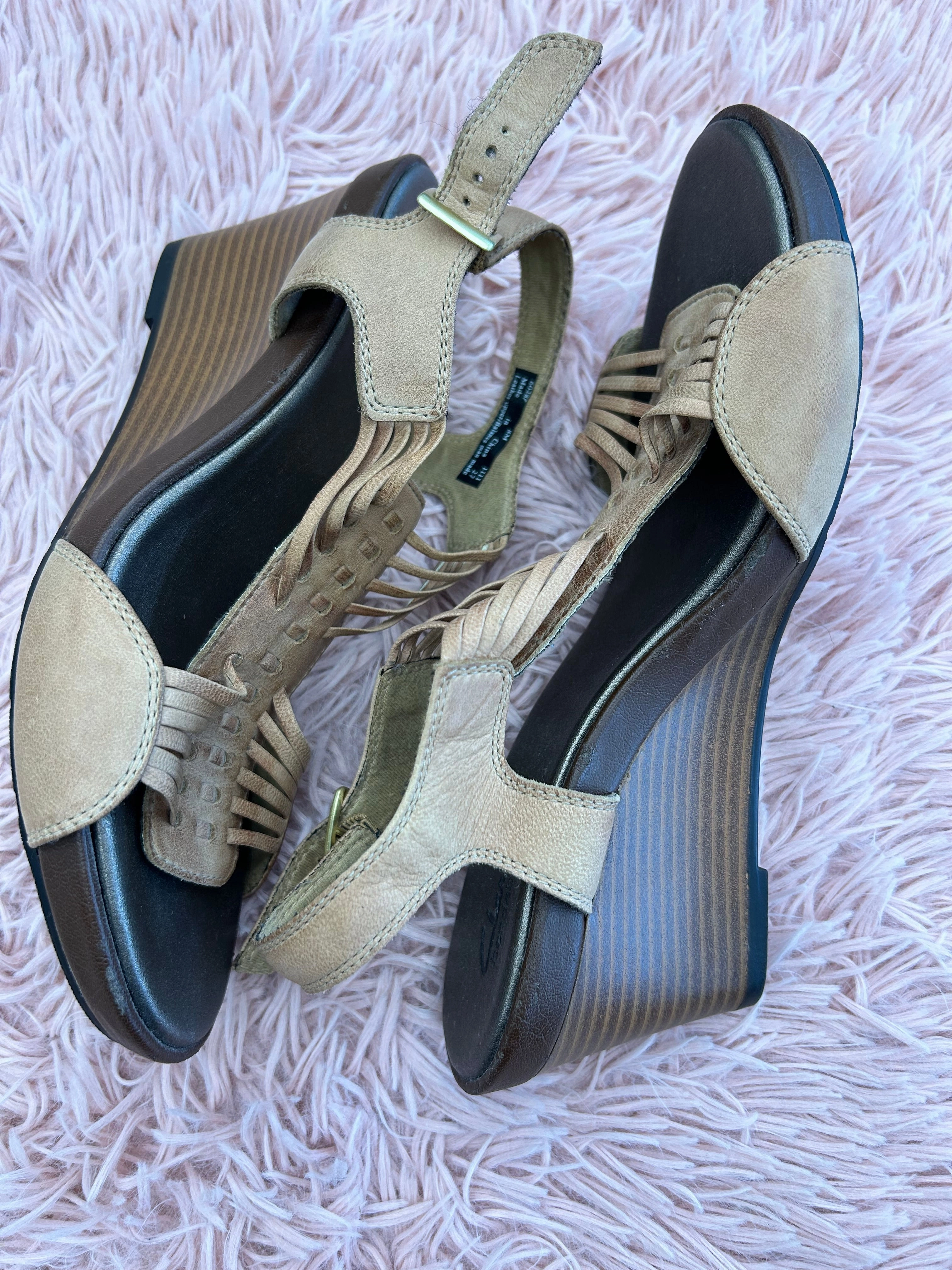 Sandals Heels Wedge By Clarks In Brown, Size: 8 Leather Footwear