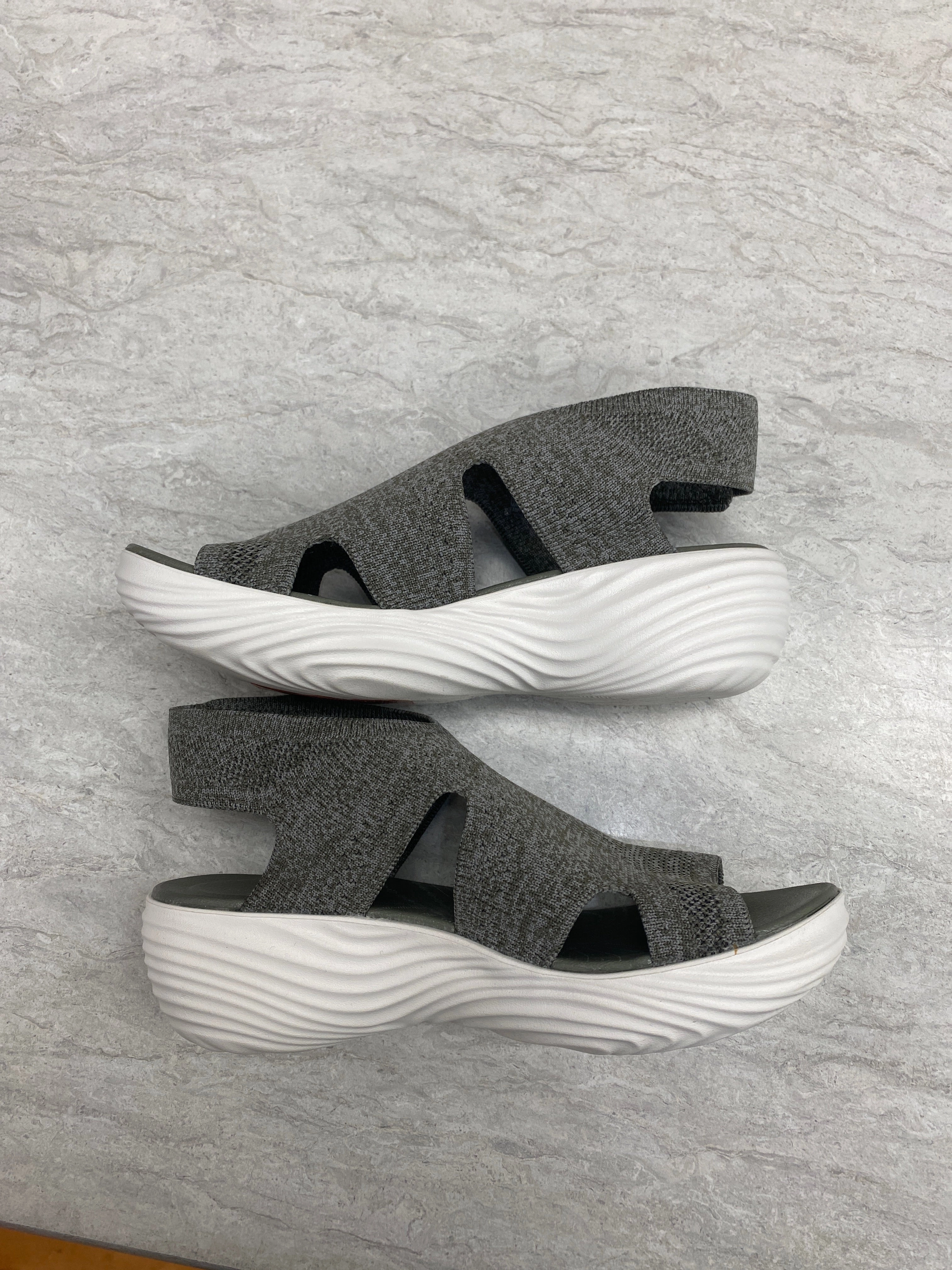 Sandals Heels Wedge By Clarks In Grey, Size: 7 Leather Footwear
