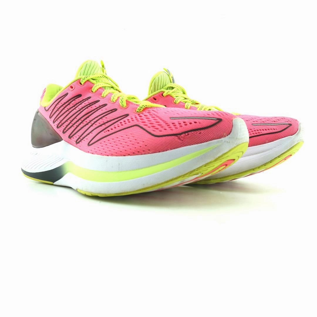 SAUCONY ENDORPHIN SHIFT Saucony running shoe close-ups