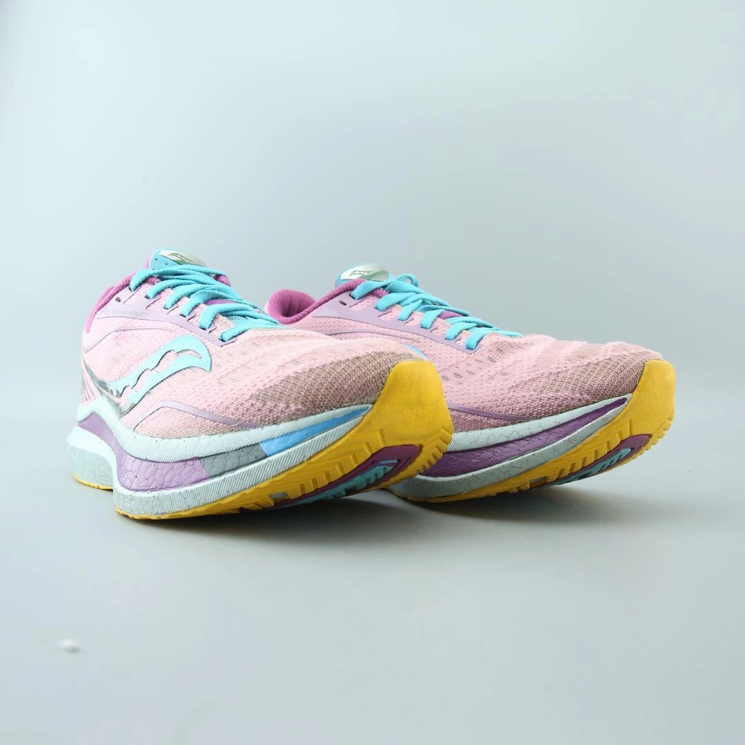 SAUCONY ENDORPHIN SPEED Saucony running shoe close-ups