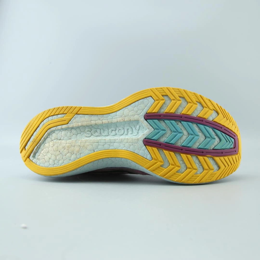 SAUCONY ENDORPHIN SPEED Saucony running shoe close-ups