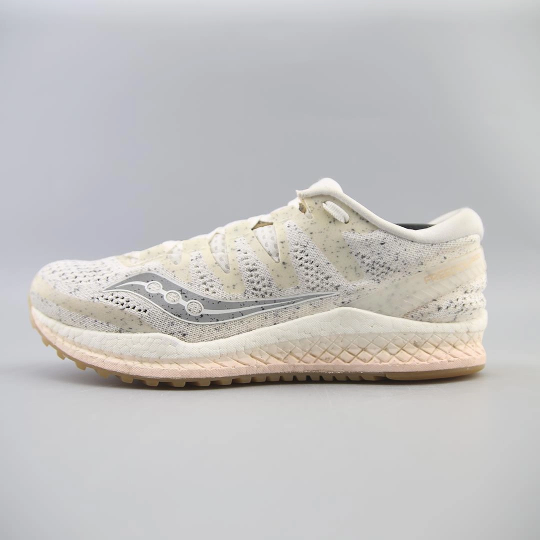 SAUCONY FREEDOM ISO 2 Saucony classic running sneaker designs