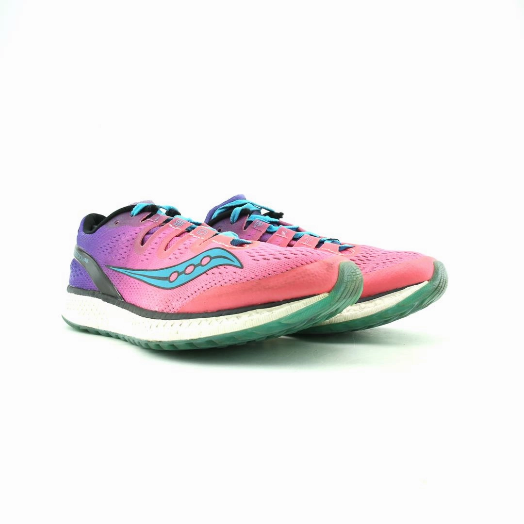 SAUCONY FREEDOM ISO Saucony casual footwear looks