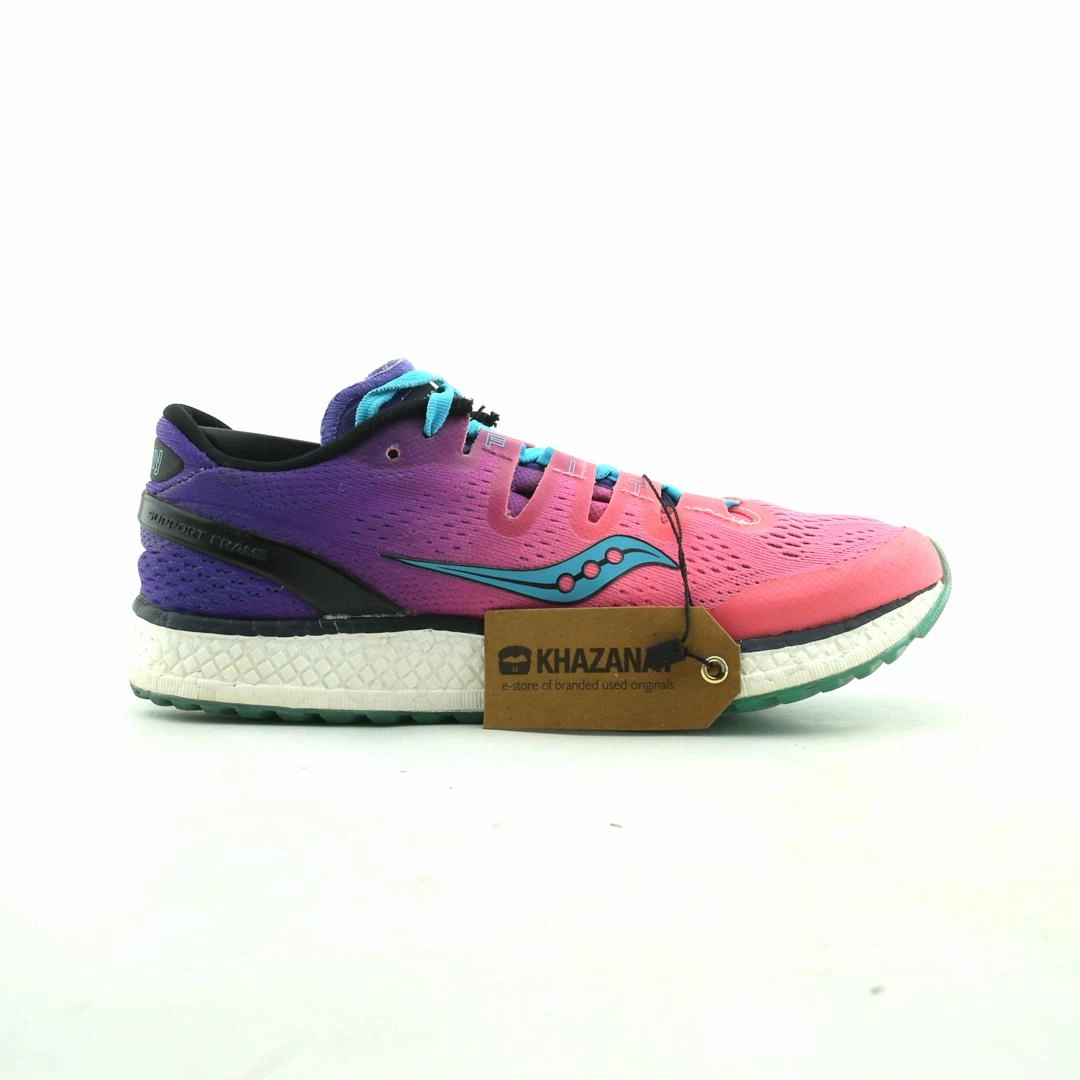 SAUCONY FREEDOM ISO Saucony casual footwear looks