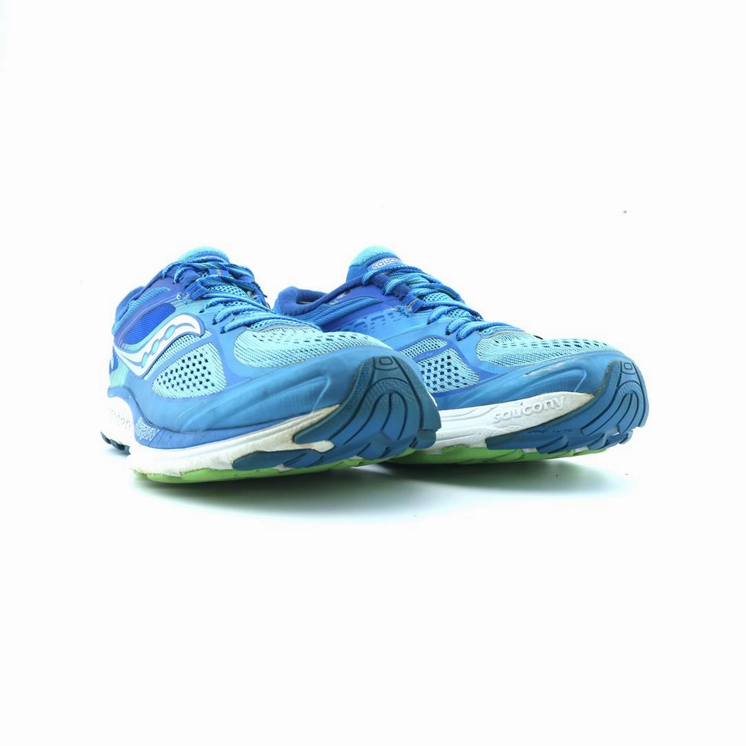 SAUCONY GUIDE 10 Saucony running shoe close-ups
