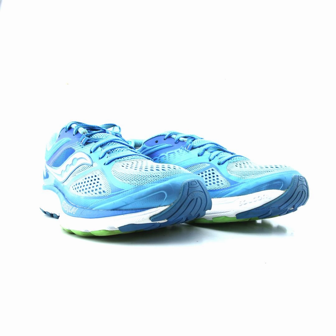 SAUCONY GUIDE 10 Saucony running shoe close-ups