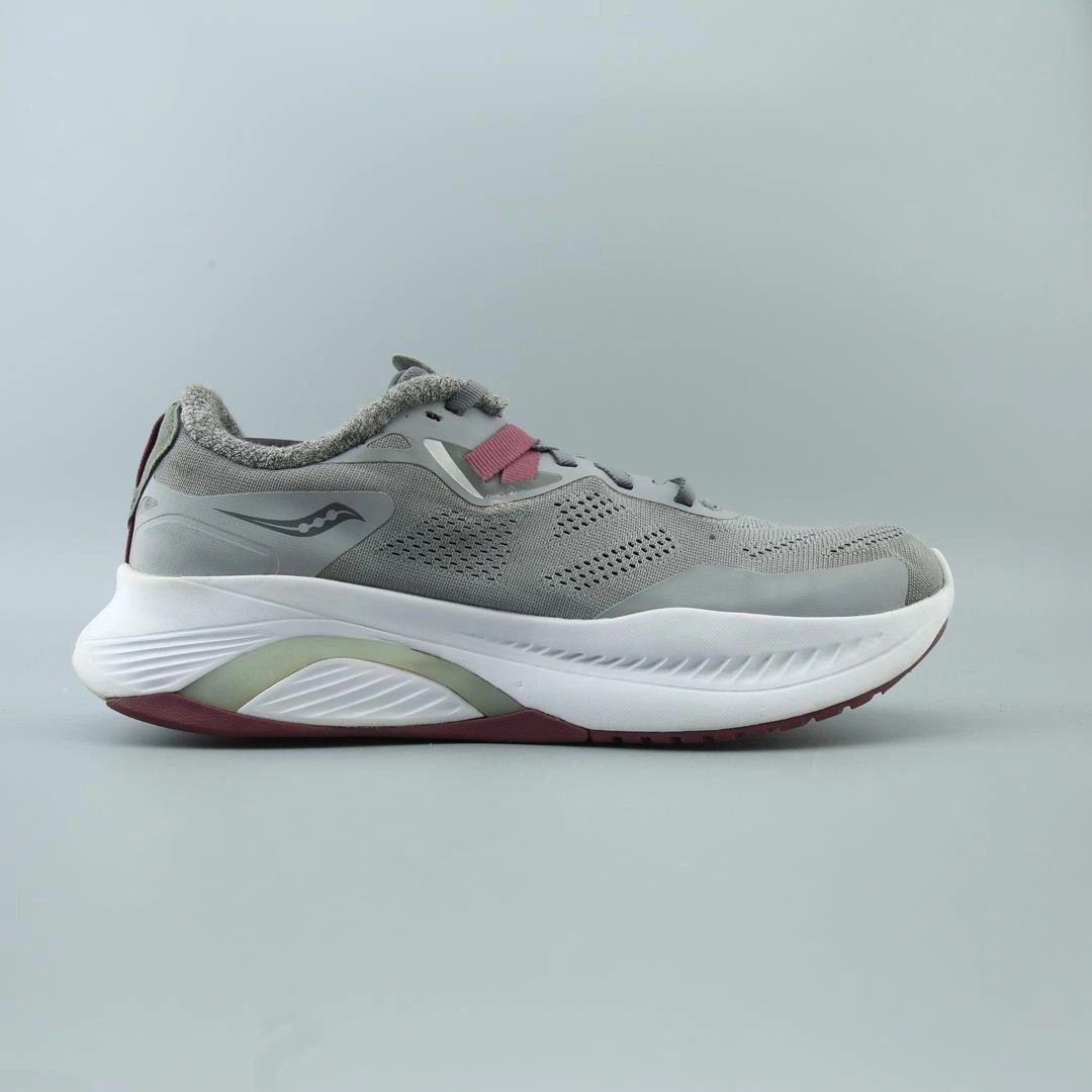 SAUCONY GUIDE 14 Saucony running shoe close-ups