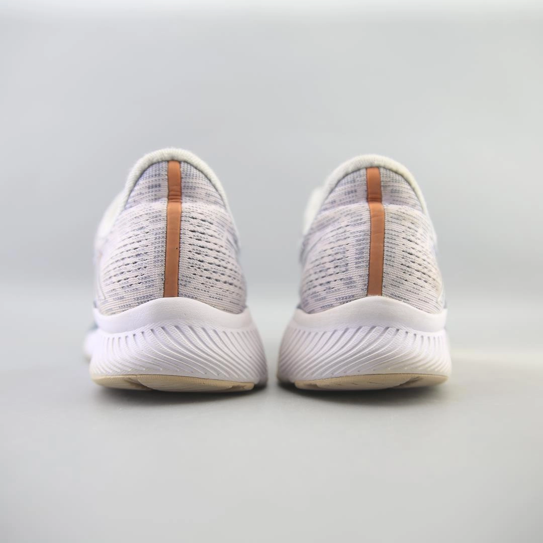 SAUCONY GUIDE 14 Saucony running shoe close-ups